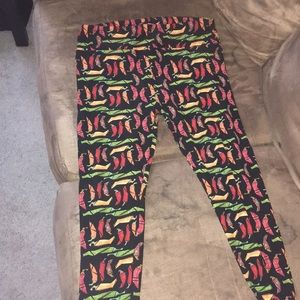 Lularoe Chili pepper leggings 💃🏽
